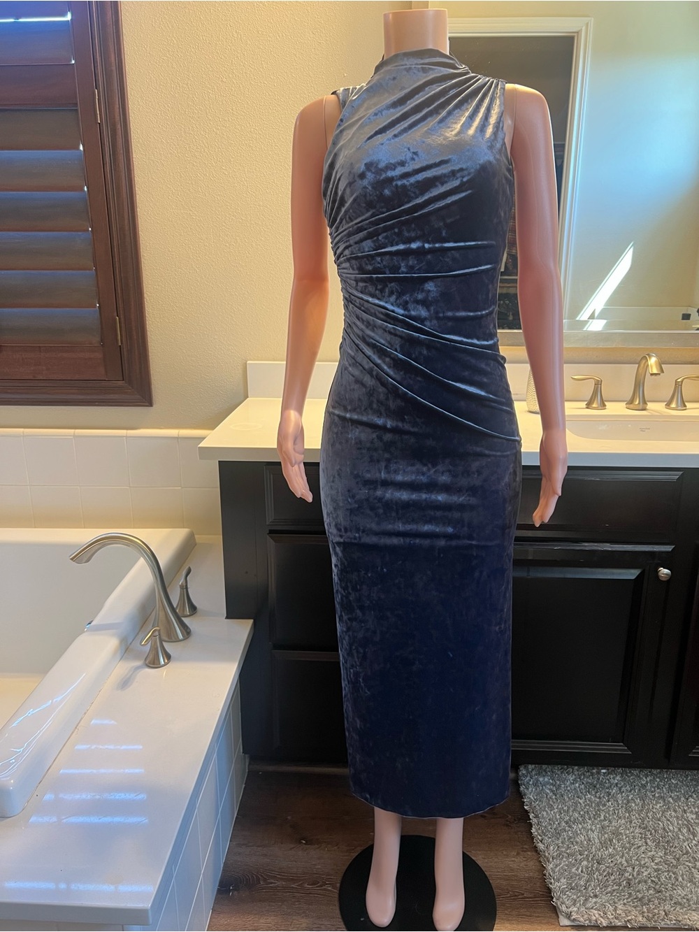 Zara Midnight Blue Velvet Sleeveless Midi Dress. Size S.
